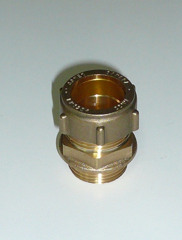 Enlace mixto lat�n compresi�n - roscar macho de 15x1/2